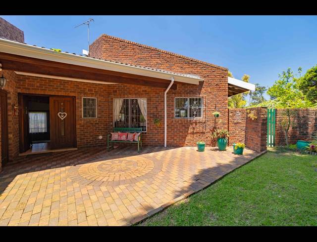 3 BEDROOM SECTIONAL TITLE FOR SALE IN WESTVILLE